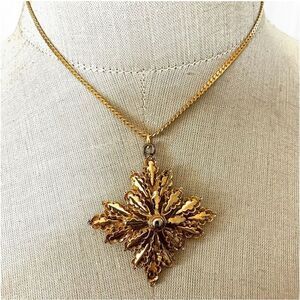 WEST Gold-plated  star vintage  pendant necklace